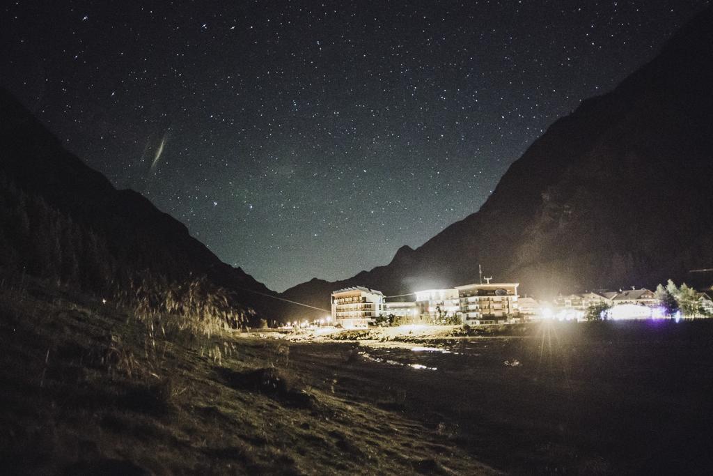 Hotel Vier Jahreszeiten St. Leonhard im Pitztal Exterior foto