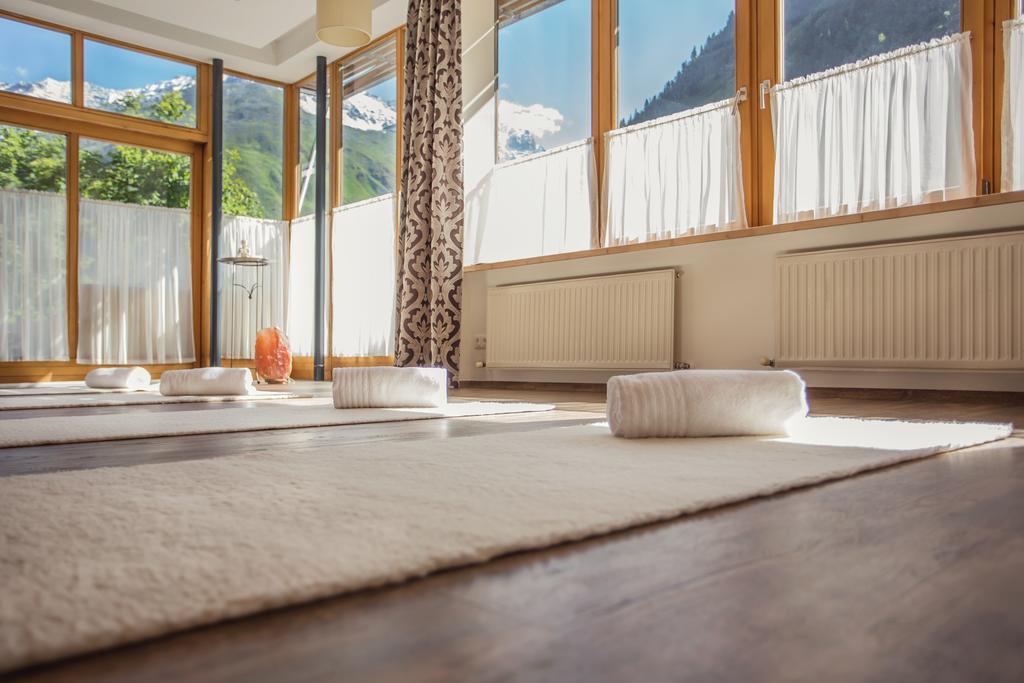 Hotel Vier Jahreszeiten St. Leonhard im Pitztal Exterior foto