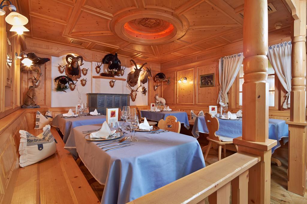 Hotel Vier Jahreszeiten St. Leonhard im Pitztal Exterior foto